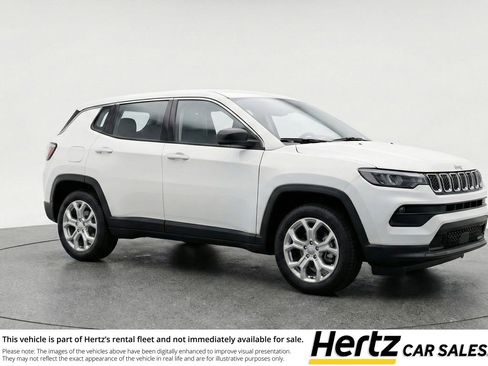 Used 2025 Jeep Compass Latitude image 1