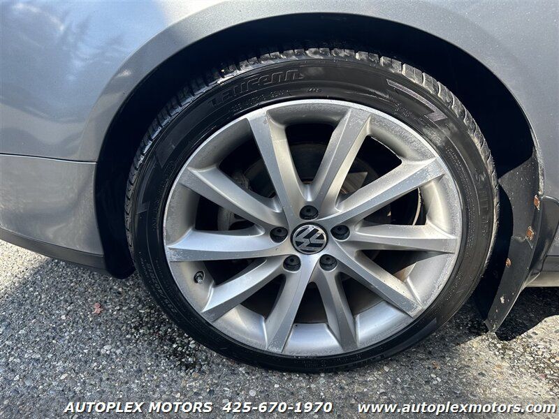 Used 2008 Volkswagen Passat VR6 FWD image 30