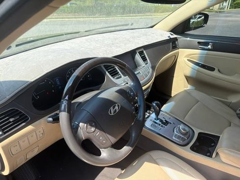 Used 2011 Hyundai Genesis 4.6 RWD image 8