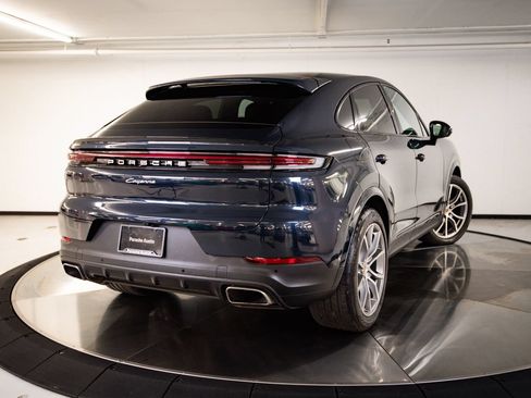 Certified 2024 Porsche Cayenne Coupe AWD/4WD image 7