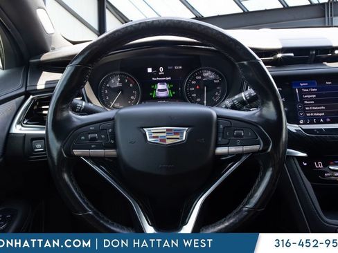 Used 2022 Cadillac XT6 Premium Luxury w/ Technology Package FWD image 5
