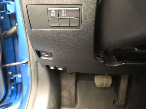 Used 2019 Toyota Yaris LE image 16