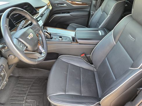 Used 2024 Cadillac Escalade Premium Luxury w/ Performance Package AWD/4WD image 8