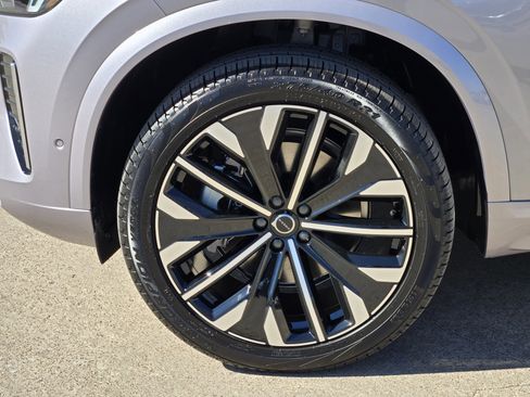 New 2026 Volvo XC90 B6 Plus w/ Protection Package Premier image 12