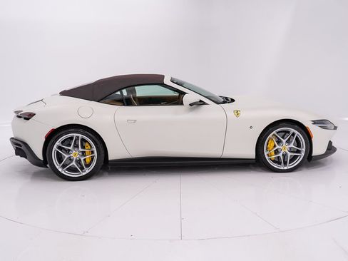 Used 2025 Ferrari Roma Spider RWD image 15