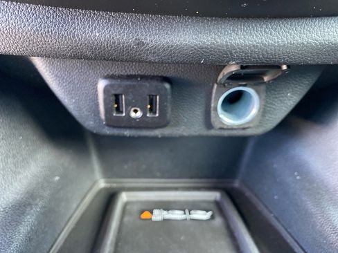 Used 2022 Chevrolet Traverse LT image 14