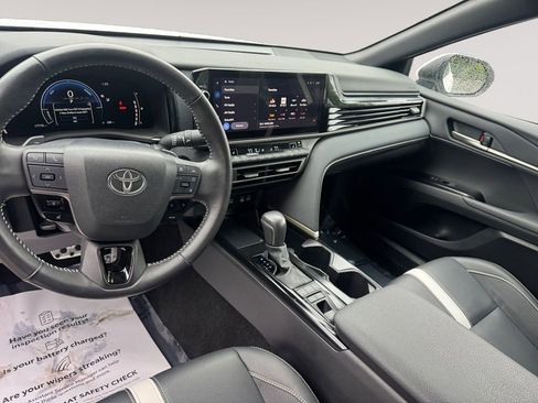 Used 2025 Toyota Camry SE w/ Multimedia Upgrade Package FWD image 10