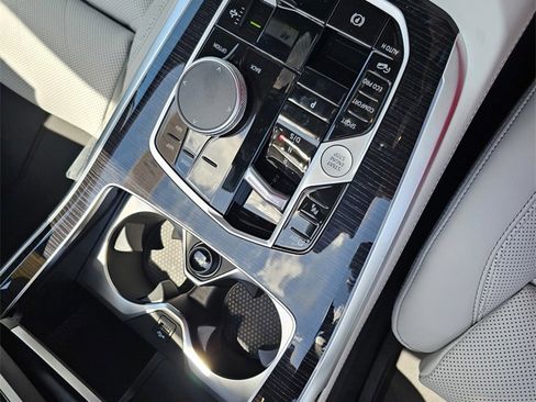 New 2026 BMW X7 xDrive40i w/ M Sport Package image 24