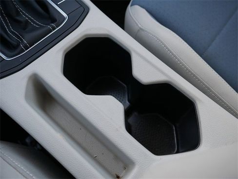 Certified 2025 Volkswagen Jetta SE image 31