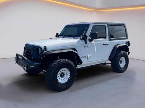 Used 2019 Jeep Wrangler Sport image 3