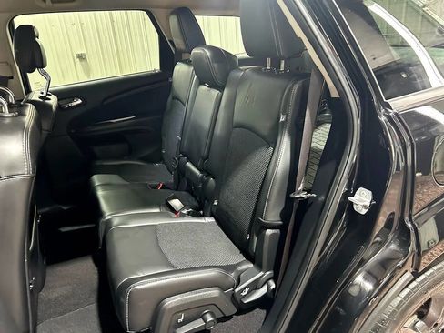 Used 2019 Dodge Journey Crossroad w/ Navigation Group image 22