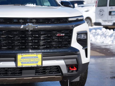 Used 2024 Chevrolet Traverse Z71 image 9