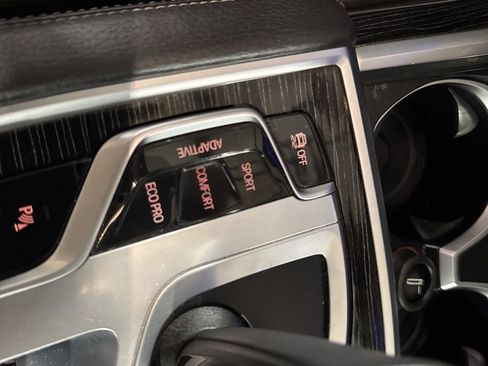 Used 2019 BMW 740i w/ M Sport Package image 24