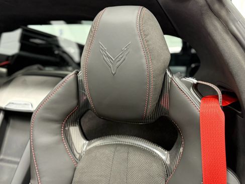 Used 2024 Chevrolet Corvette Z06 RWD image 16