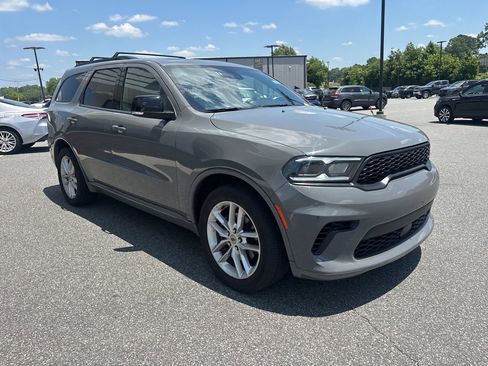 Used 2024 Dodge Durango GT RWD image 9