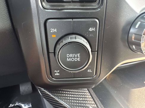 New 2026 Ford F250 Lariat w/ Black Appearance Package AWD/4WD image 28