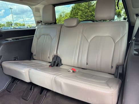 Used 2021 Ford Expedition Limited RWD image 17