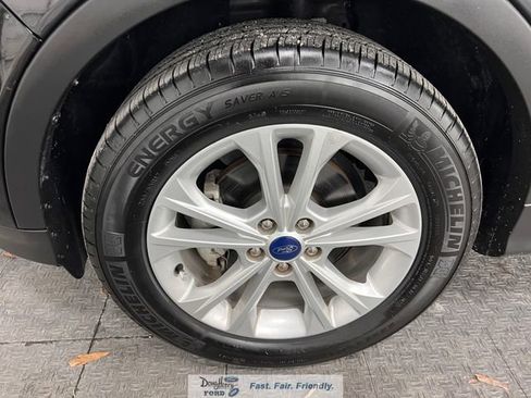 Used 2018 Ford Escape SEL image 19