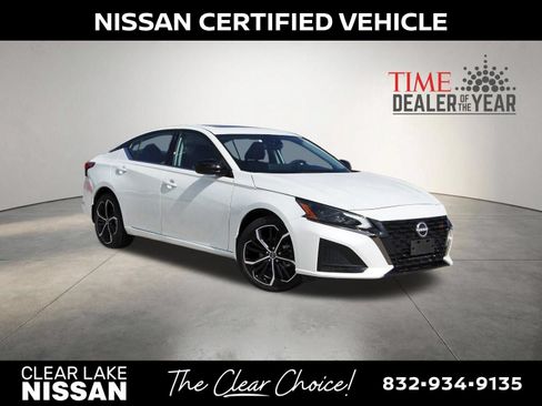 Certified 2025 Nissan Altima 2.5 SR w/ SR Premium Package AWD/4WD image 1
