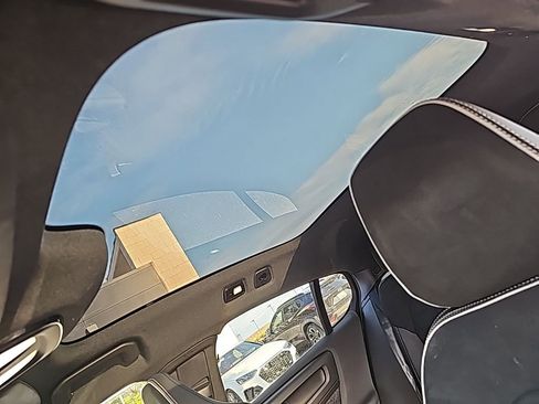 Used 2023 Volvo C40 P8 Recharge Ultimate image 10