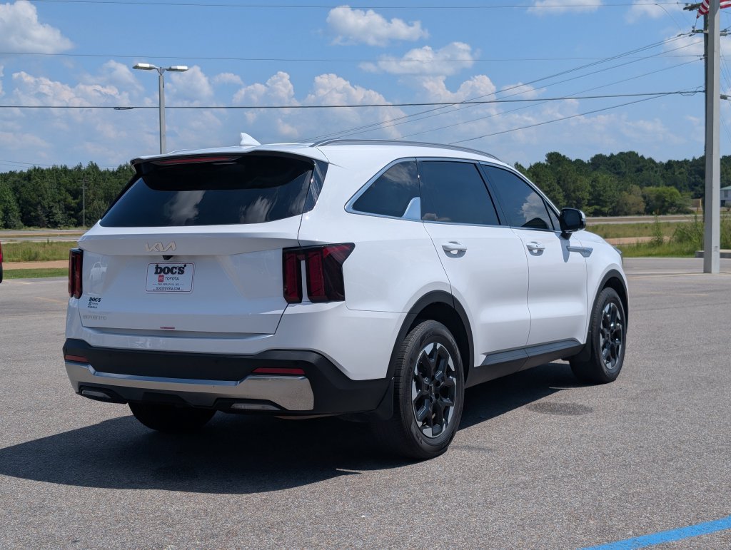 Used 2025 Kia Sorento S FWD image 5
