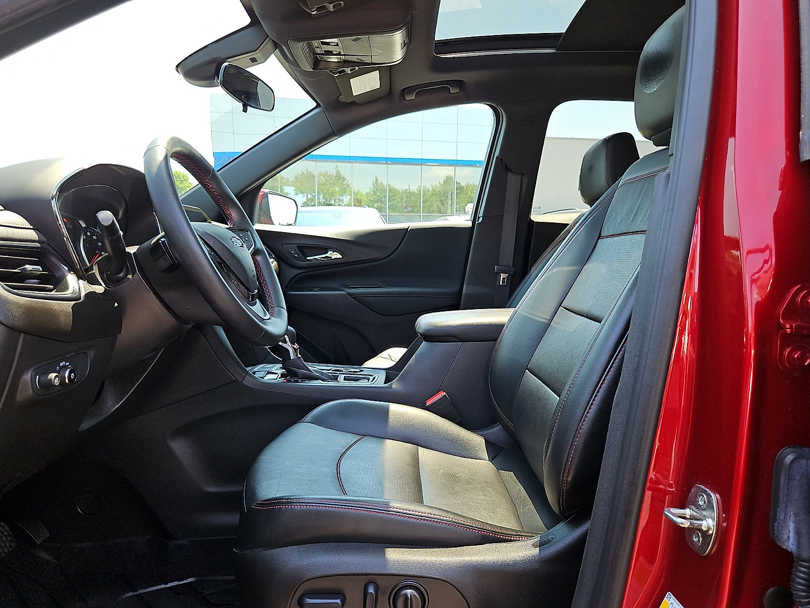 Certified 2023 Chevrolet Equinox RS w/ RS Leather Package AWD/4WD image 14