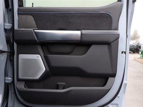 Used 2025 Ford F350 Platinum image 28