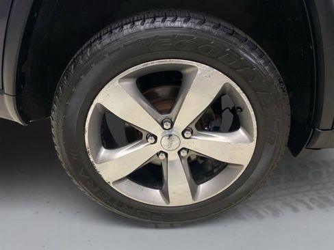 Used 2015 Jeep Grand Cherokee Limited w/ Trailer Tow Group IV AWD/4WD image 17