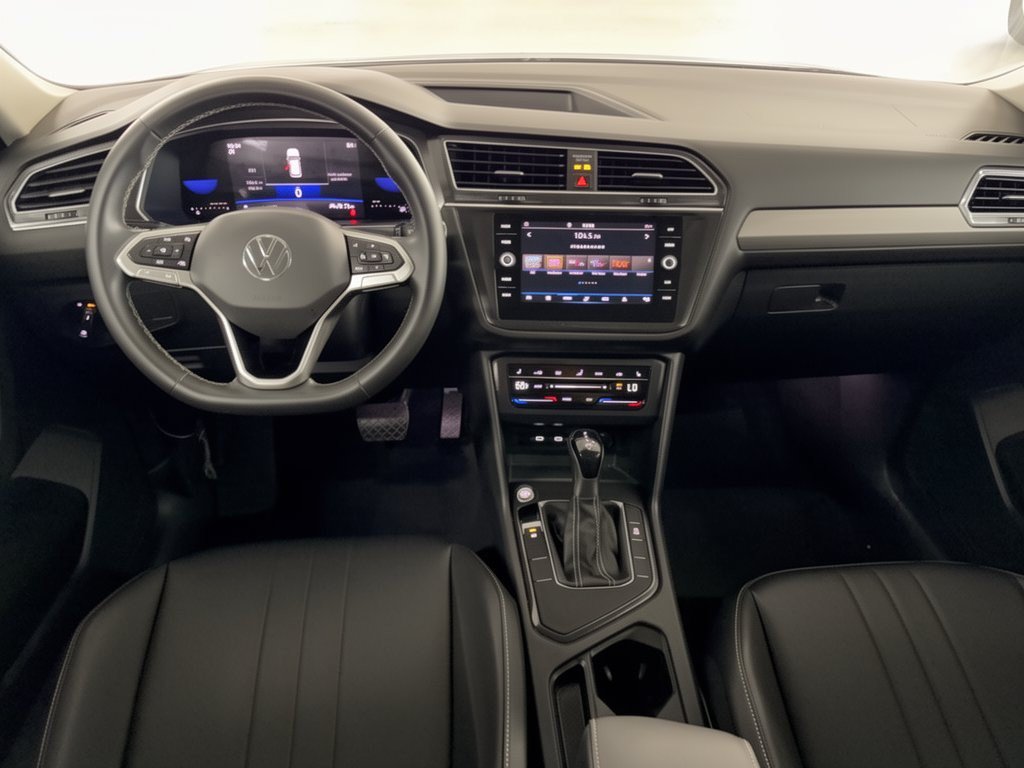 Used 2023 Volkswagen Tiguan SE FWD image 17