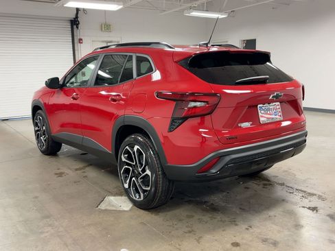 New 2026 Chevrolet Trax RS w/ Sunroof Package image 3