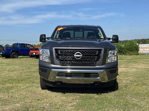 Certified 2024 Nissan Titan SV w/ SV Convenience Package image 2