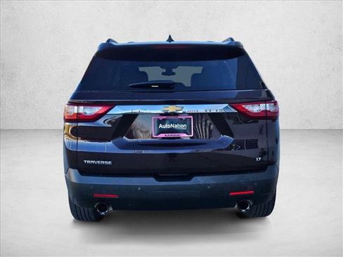 Used 2021 Chevrolet Traverse LT image 7