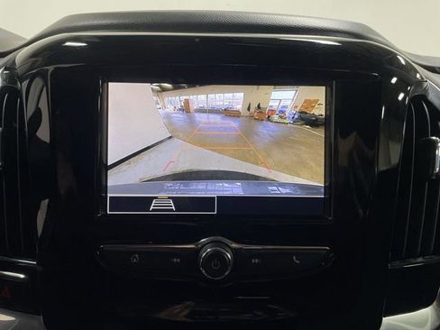 Used 2020 Chevrolet Traverse LT image 17