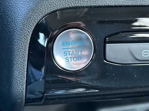 New 2025 Ford Escape SE image 47