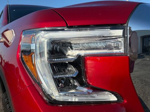 Used 2022 GMC Sierra 1500 Denali w/ Denali Premium Package AWD/4WD image 6