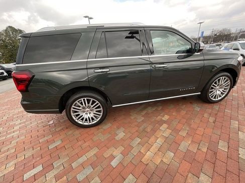 Used 2022 Ford Expedition Platinum RWD image 36