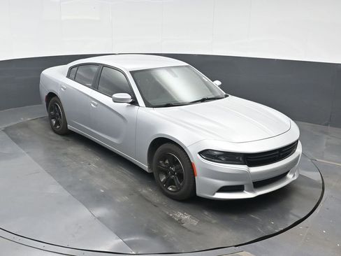 Used 2022 Dodge Charger SXT image 32