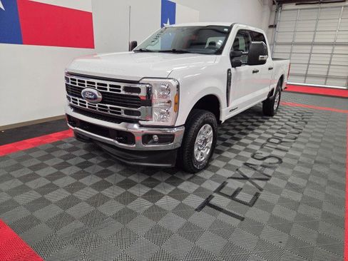 Used 2024 Ford F250 XLT w/ FX4 Off-Road Package AWD/4WD image 4