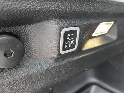 Certified 2023 Jeep Grand Cherokee L Laredo image 17