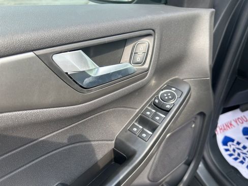 New 2025 Ford Escape SE image 11