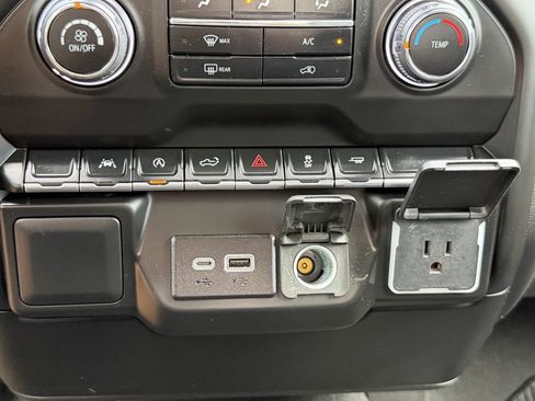 Used 2023 Chevrolet Silverado 1500 Custom RWD image 24