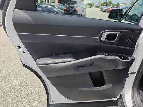 Used 2023 Kia Sorento S w/ Panoramic Sunroof Package FWD image 13