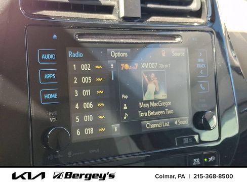 Used 2017 Toyota Prius Four FWD image 18