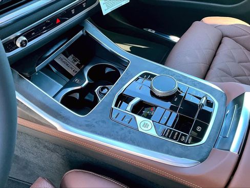 New 2026 BMW X7 xDrive40i w/ M Sport Package image 7