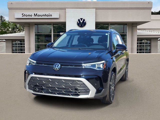 Certified 2025 Volkswagen Taos SE w/ Panoramic Sunroof Package FWD 360° Tour