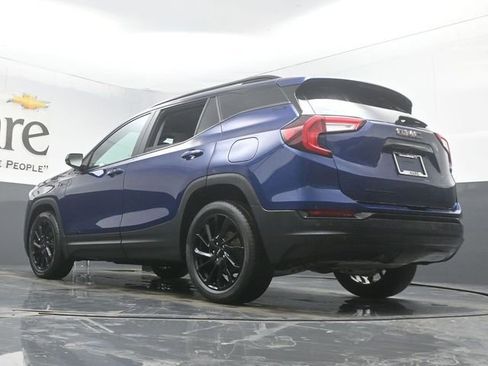 Used 2023 GMC Terrain SLE w/ Driver Convenience Package FWD image 5