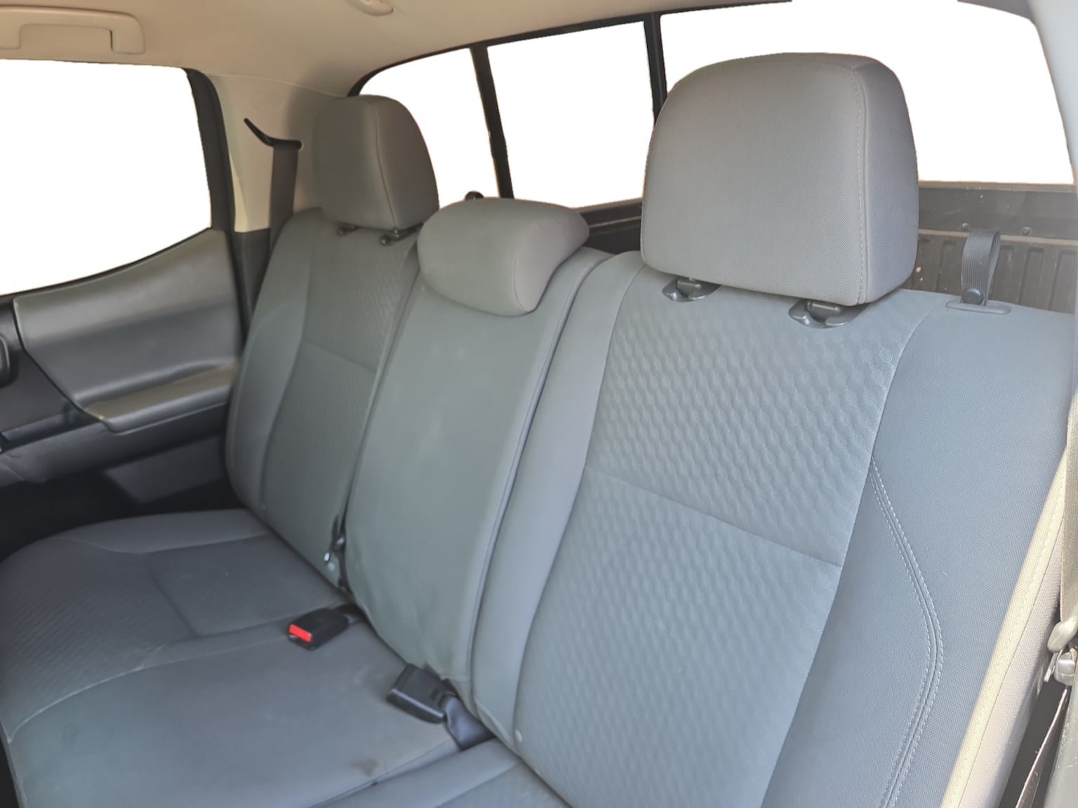 Used 2020 Toyota Tacoma SR5 RWD image 16