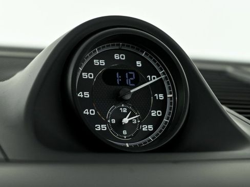 New 2026 Porsche Macan image 16