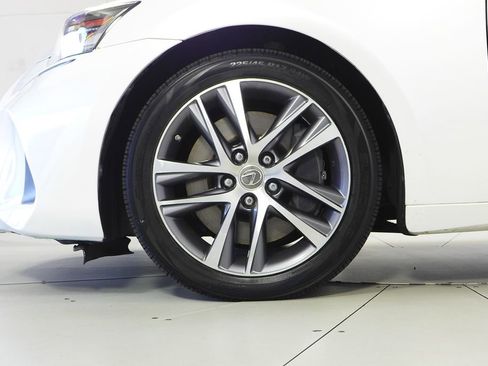 Used 2018 Lexus IS 300 RWD image 5