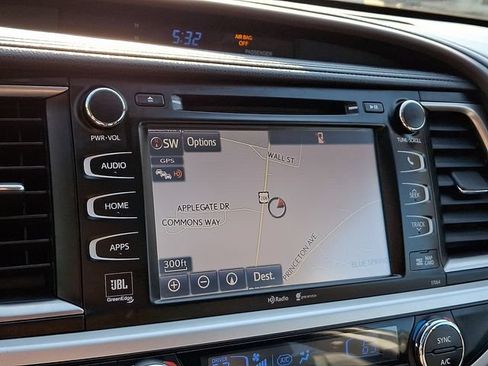 Used 2014 Toyota Highlander Limited AWD/4WD image 19